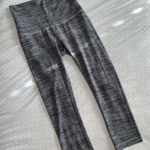 LuluLemon Heathered Gray Cropped Leggings